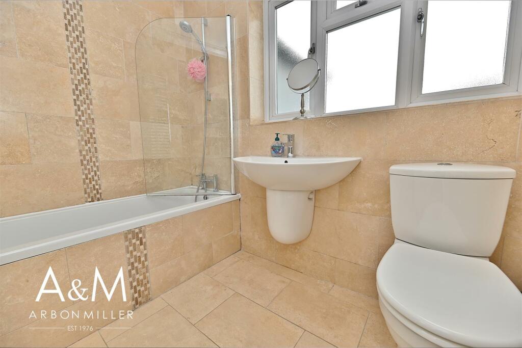 Bathroom /Wc