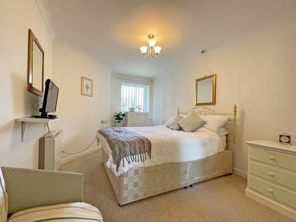 Wesley Court 24 - Bedroom.jpg