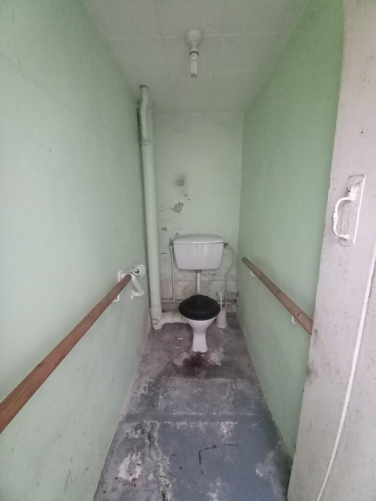 GROUND FLOOR WC