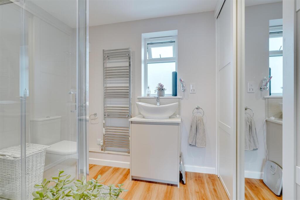 40 Church Mdw, Barton Mills,--18.jpg