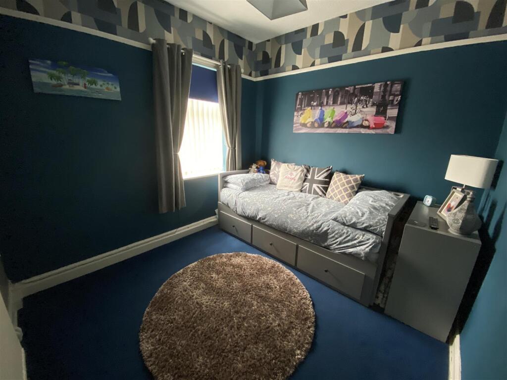 Bedroom no.2 rear double: