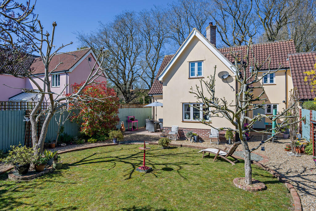 8643242-exterior0...
