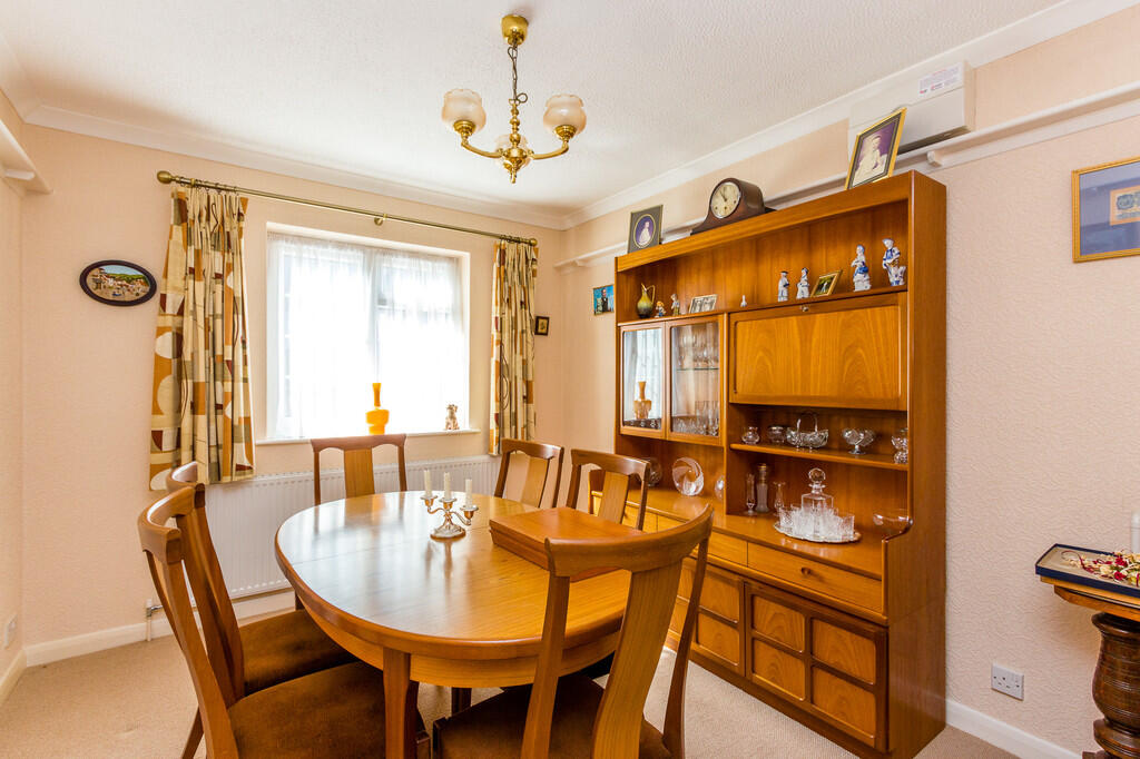 Bedroom/Dining Ro...