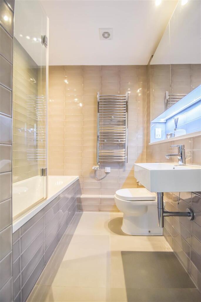 Bathroom (3).jpg