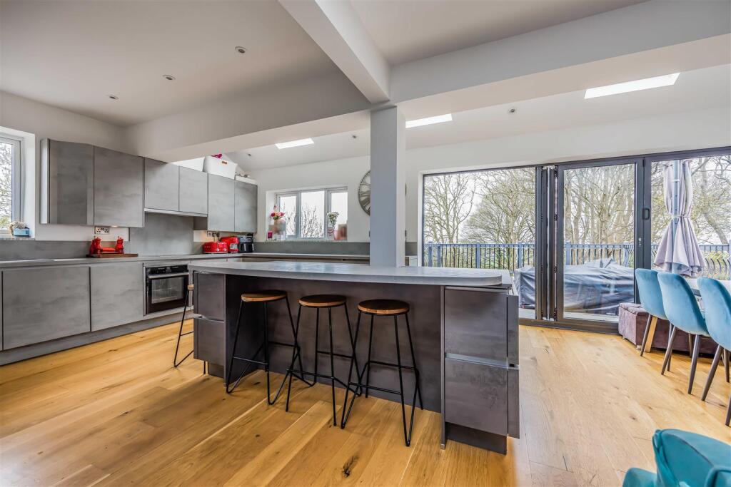 14 Boundary Way, Cosham-Small-PorticoMarketing-Sol