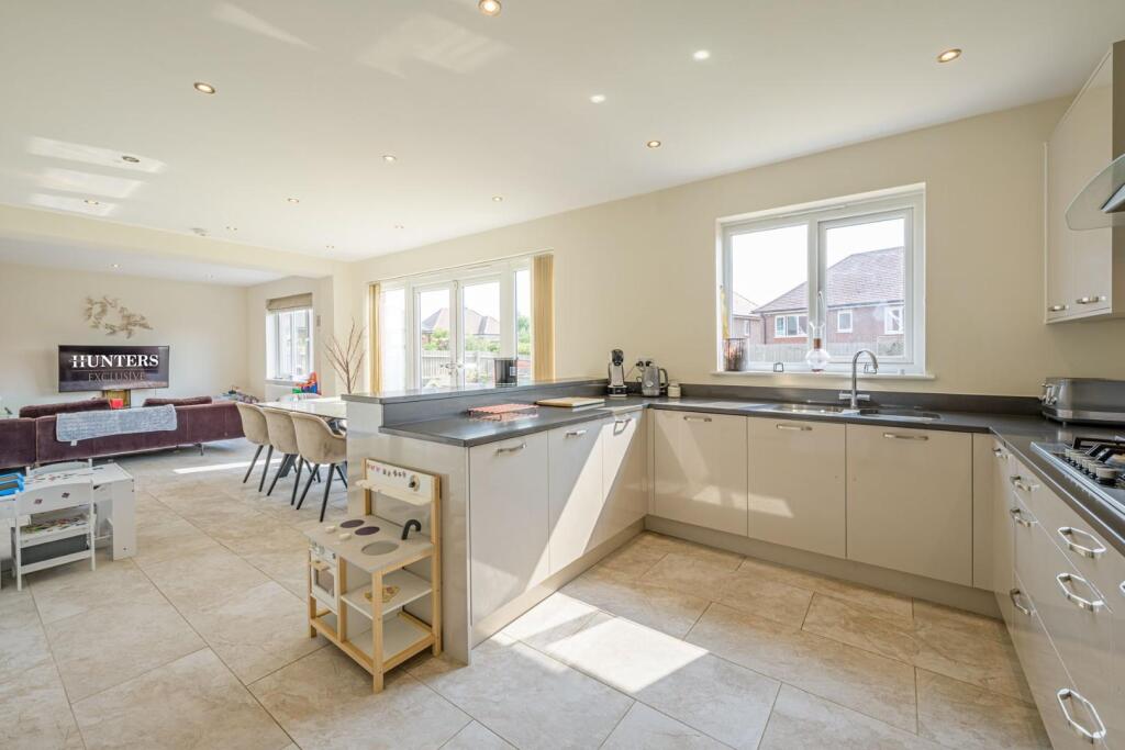 Open-Plan Living Quarters 1