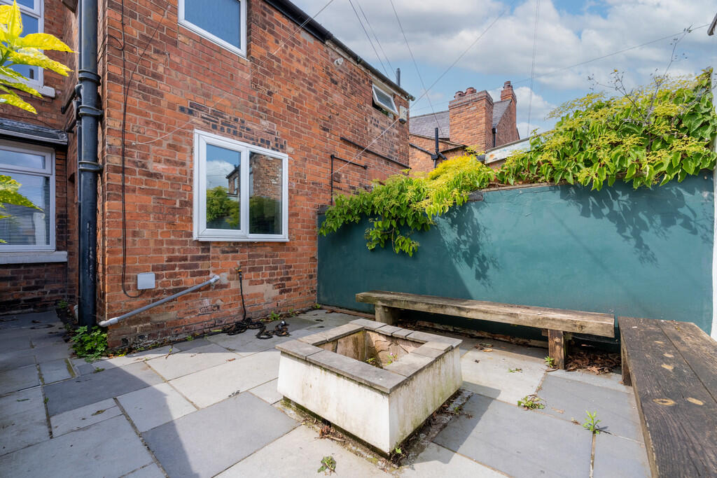 19 Prescot Street...