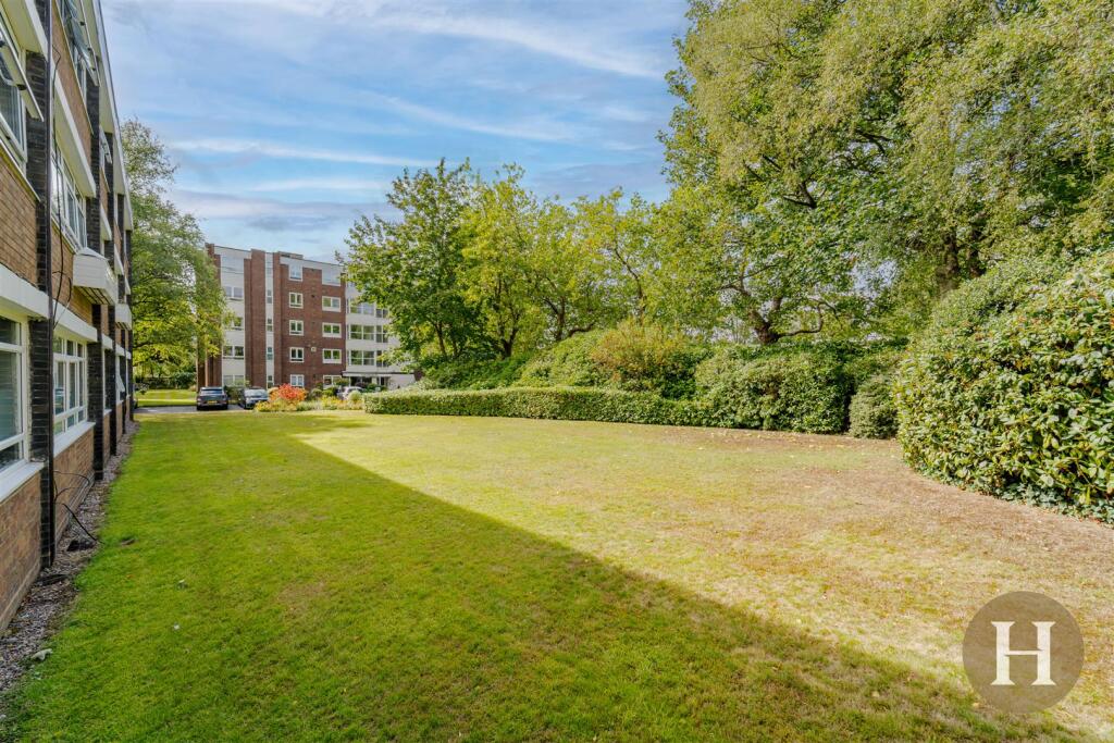 Hadleigh Estate Agents-28.jpg