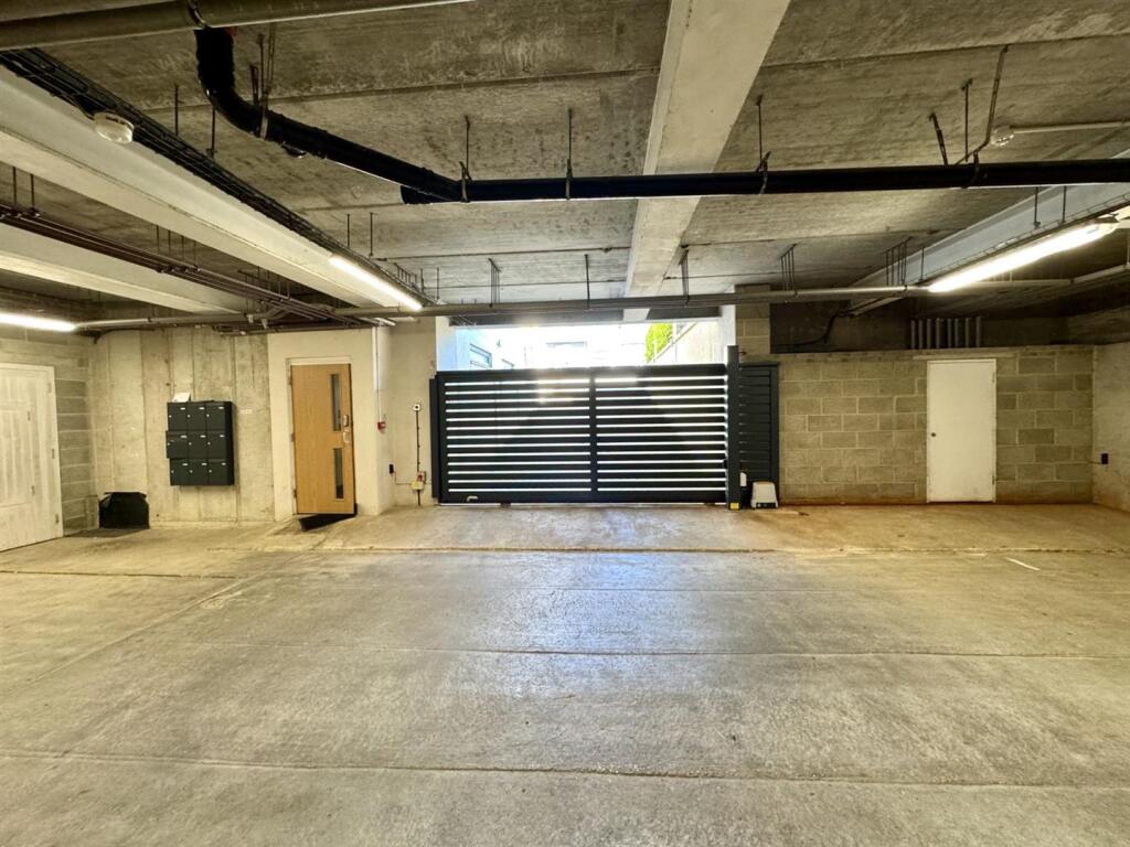 SECURE UNDER GROUND PARKING 2 PARKING BAYS