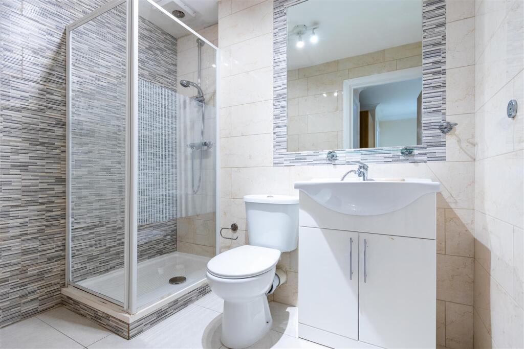 bathroom (1 of 1).jpg