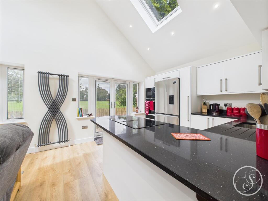 LOUNGE/KITCHEN/DINER