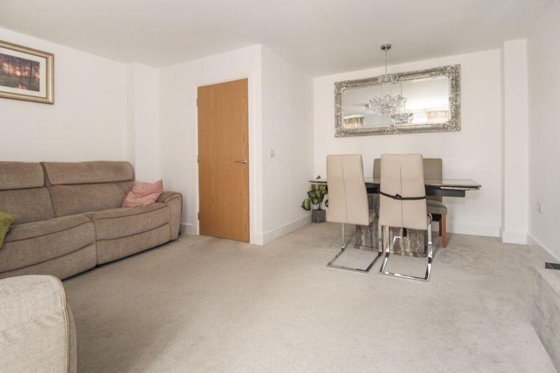 Sitting/dining room