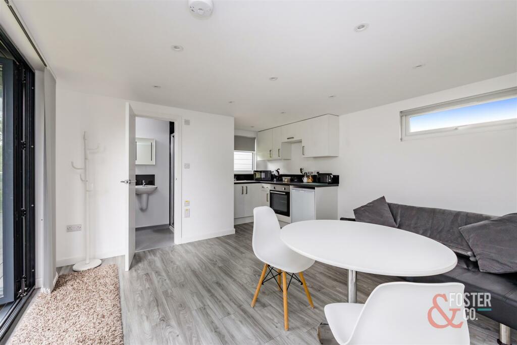 Welesmere Road, 12-21.JPG