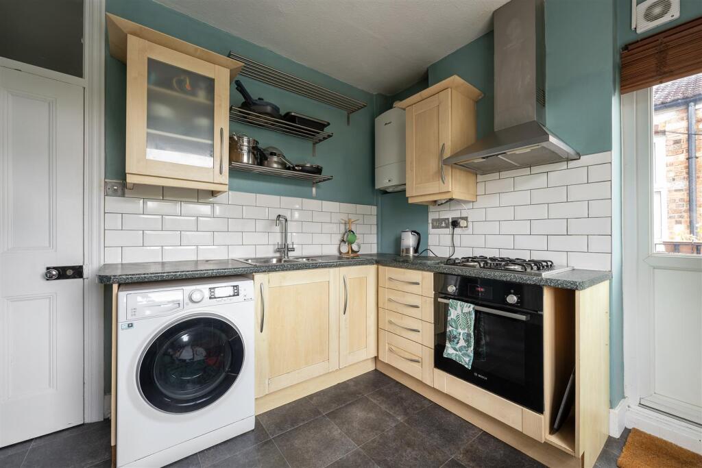 Colchester Road, E10