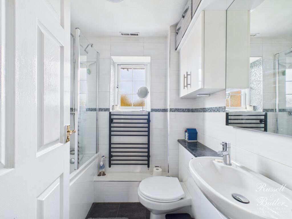 CAM01995G0-PR0379-STILL002