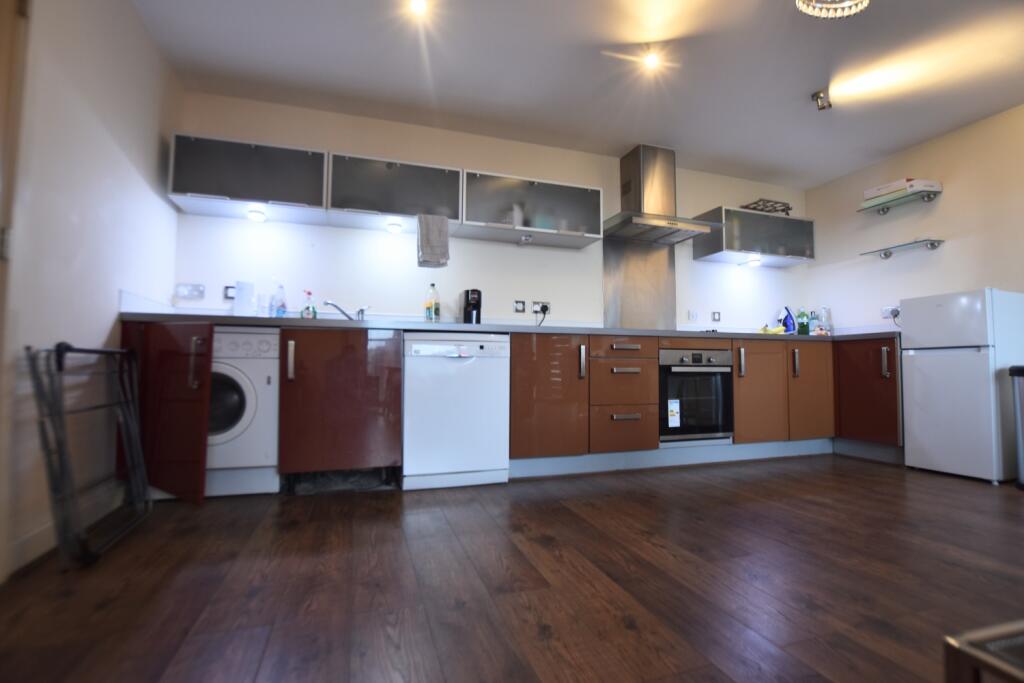 21 Amethyst House kitchen
