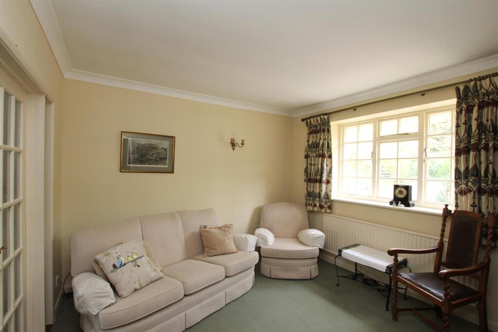 Dining Room 2.JPG
