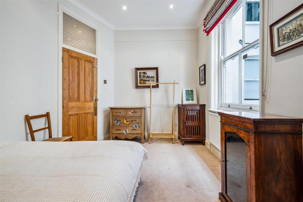 Rusthall Mansions, W4 - FOR SALE