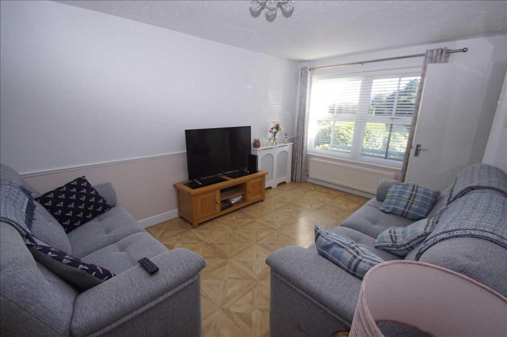 Lounge/ Dining Room