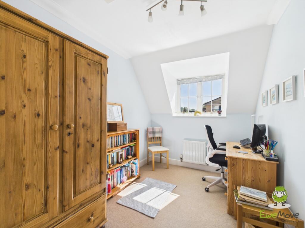 CAM03778G0-PR0210-STILL004