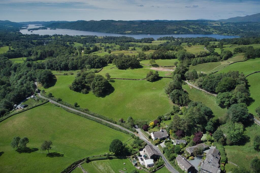 41 drone windermere.jpeg