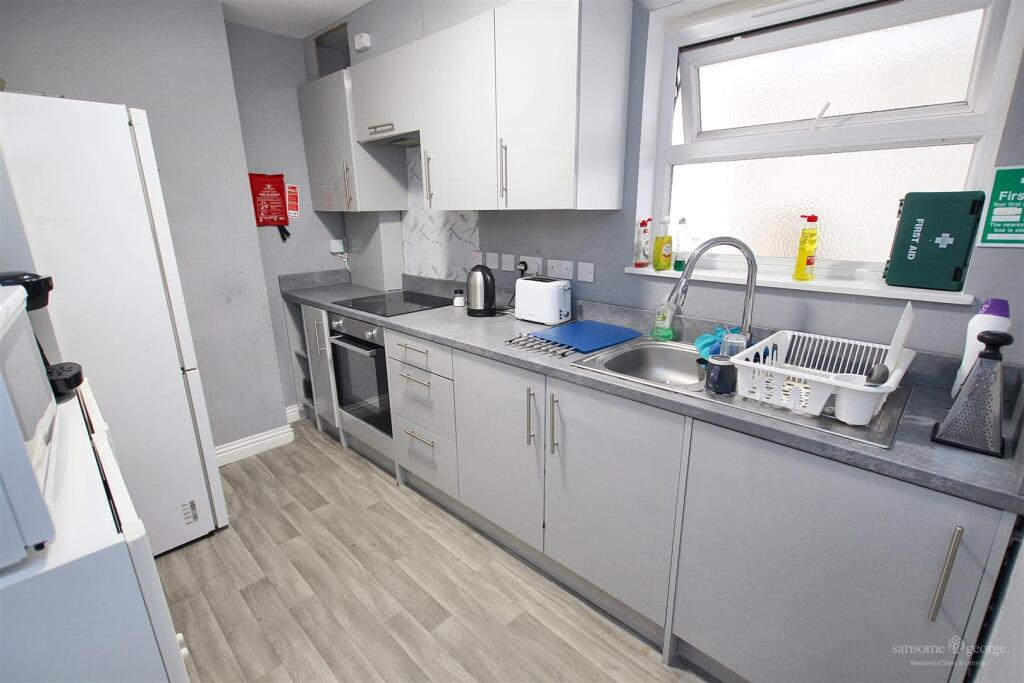 Kitchen F2