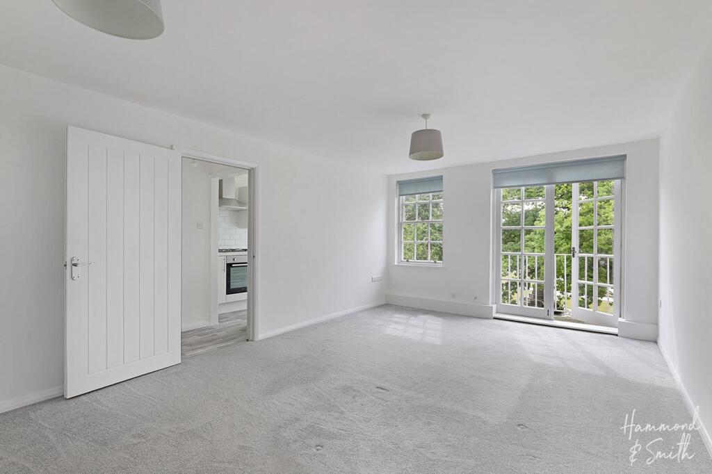 Lounge / Dining Room