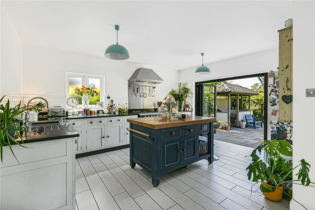 Kitchen/Dining