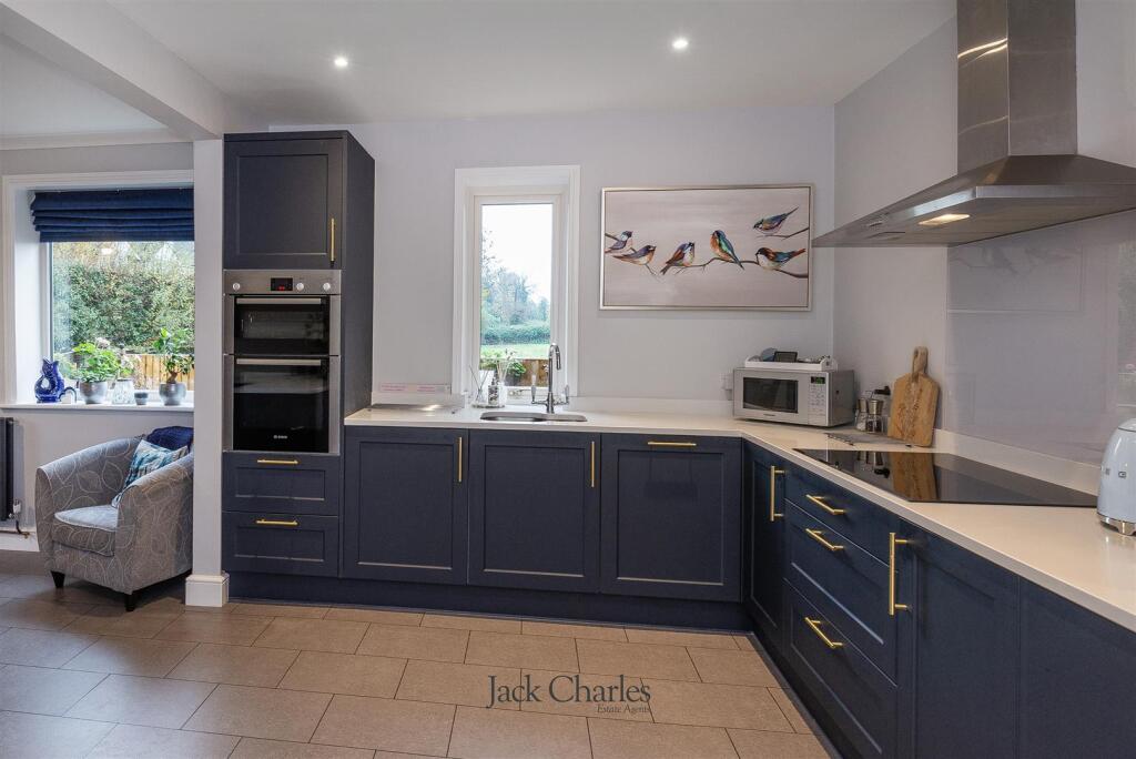 72 Bush Rd, TN12 5LL 019.jpg