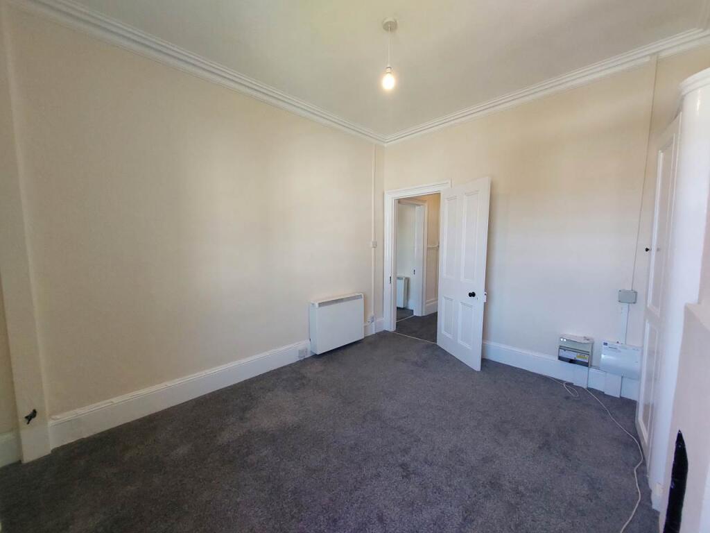 Second bedroom3