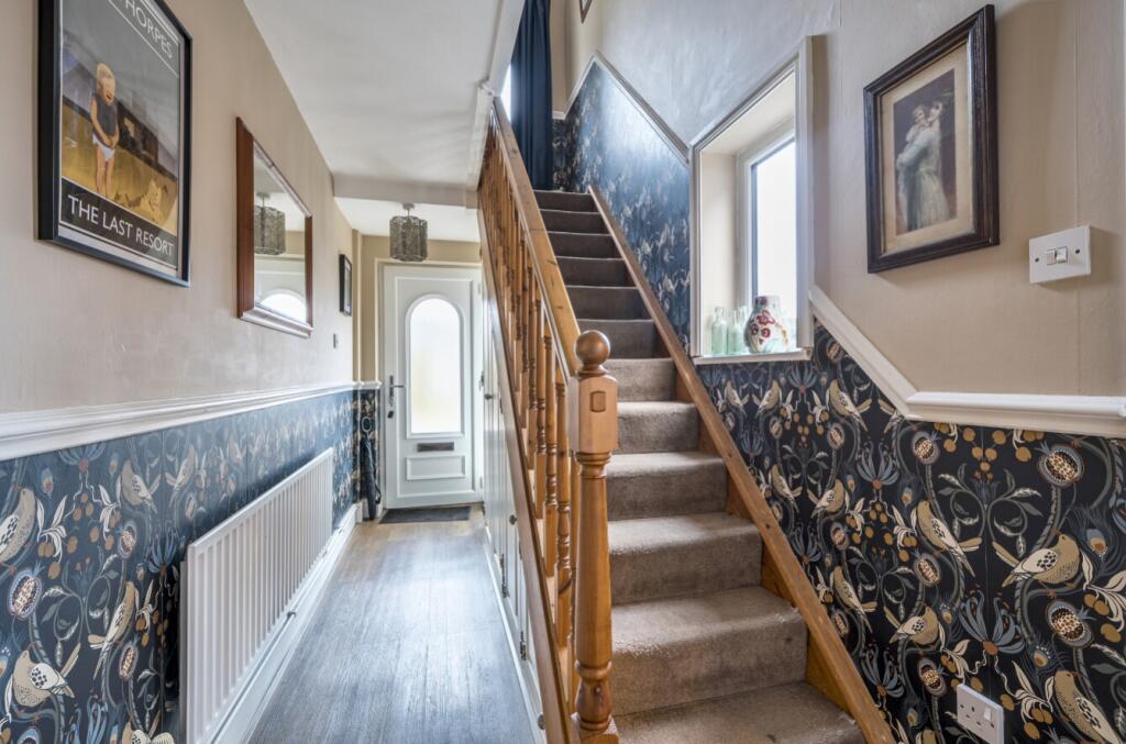 1359640-18-68d6e3f936192