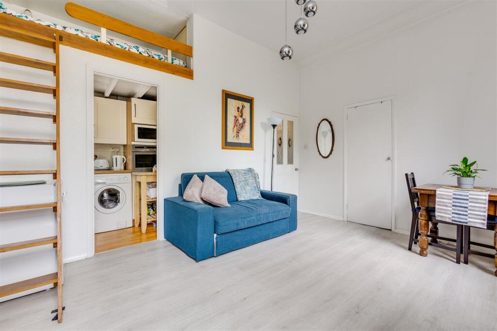 Avenue South 17 Flat 2-3.jpg