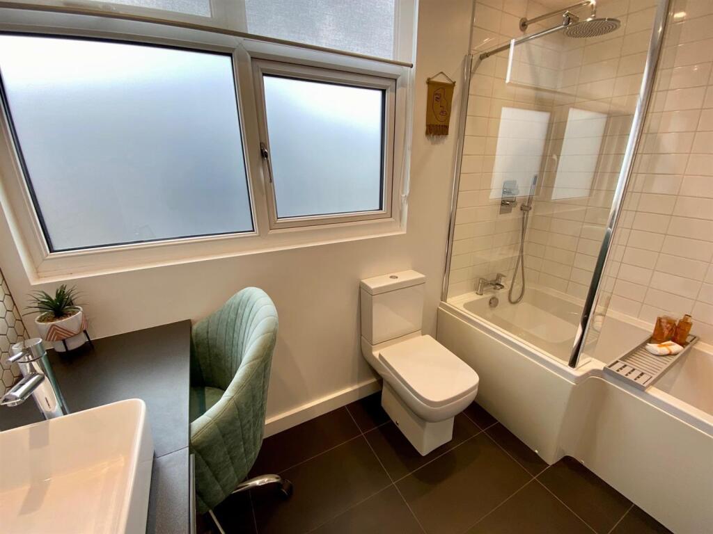 priory way 78 ensuite bed 2 2.jpg