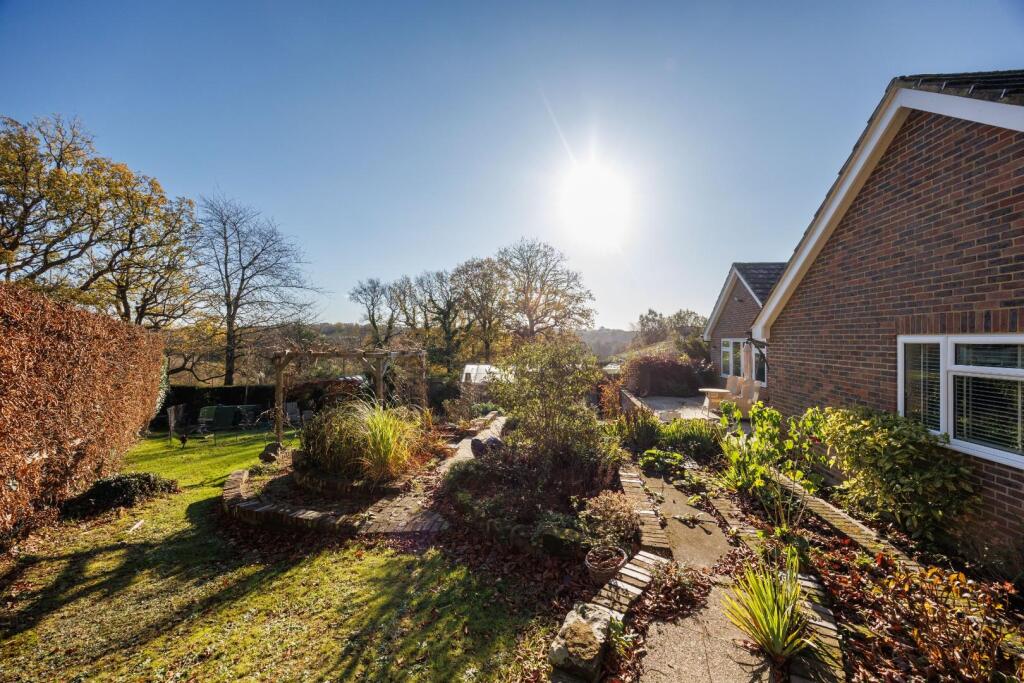 Walls_Sprout_Hill_Rotherfield_TN63QX_RootsProperty