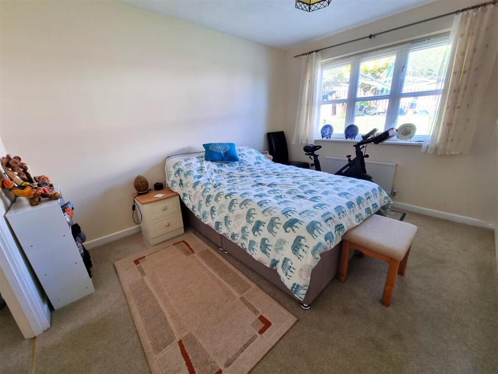 Bedroom 2.jpg