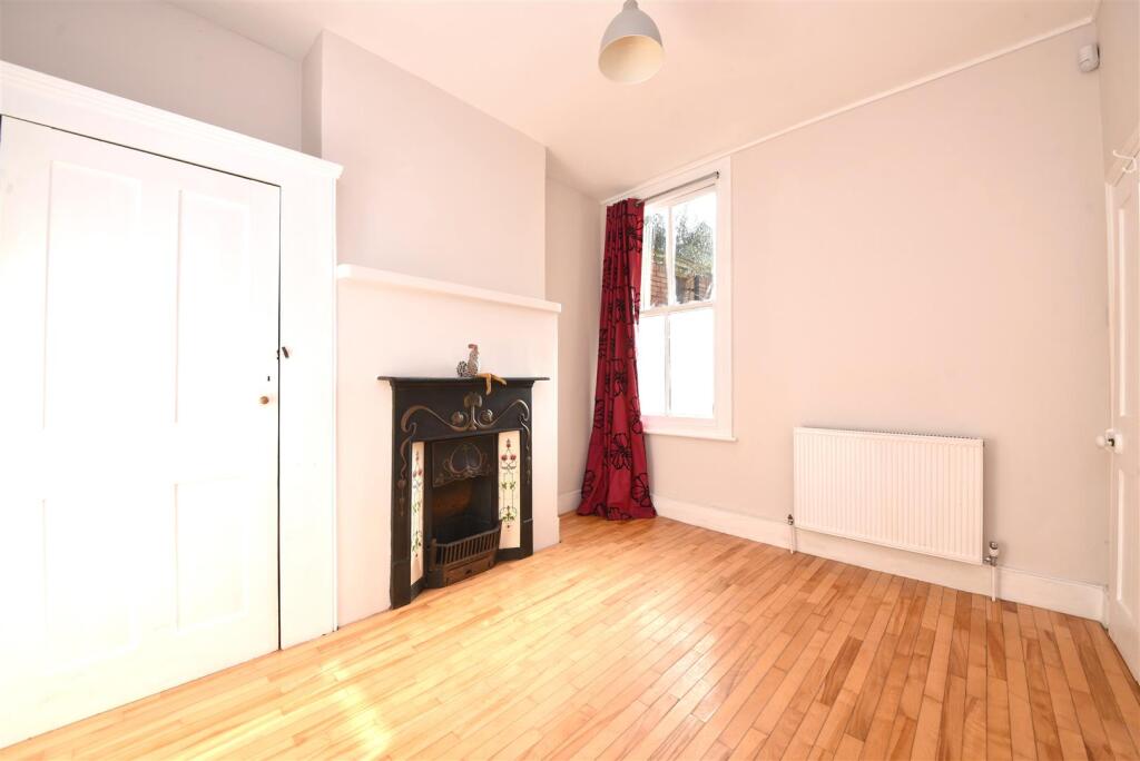 113_Hertford_Road_Pic_8.jpg