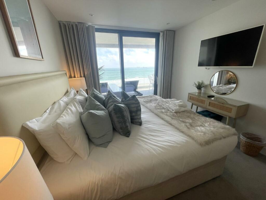 Master Bedroom 3