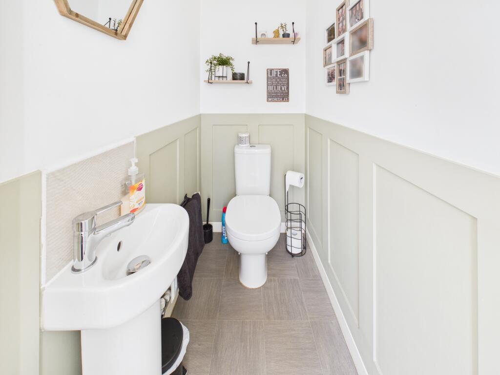 Cloakroom/WC