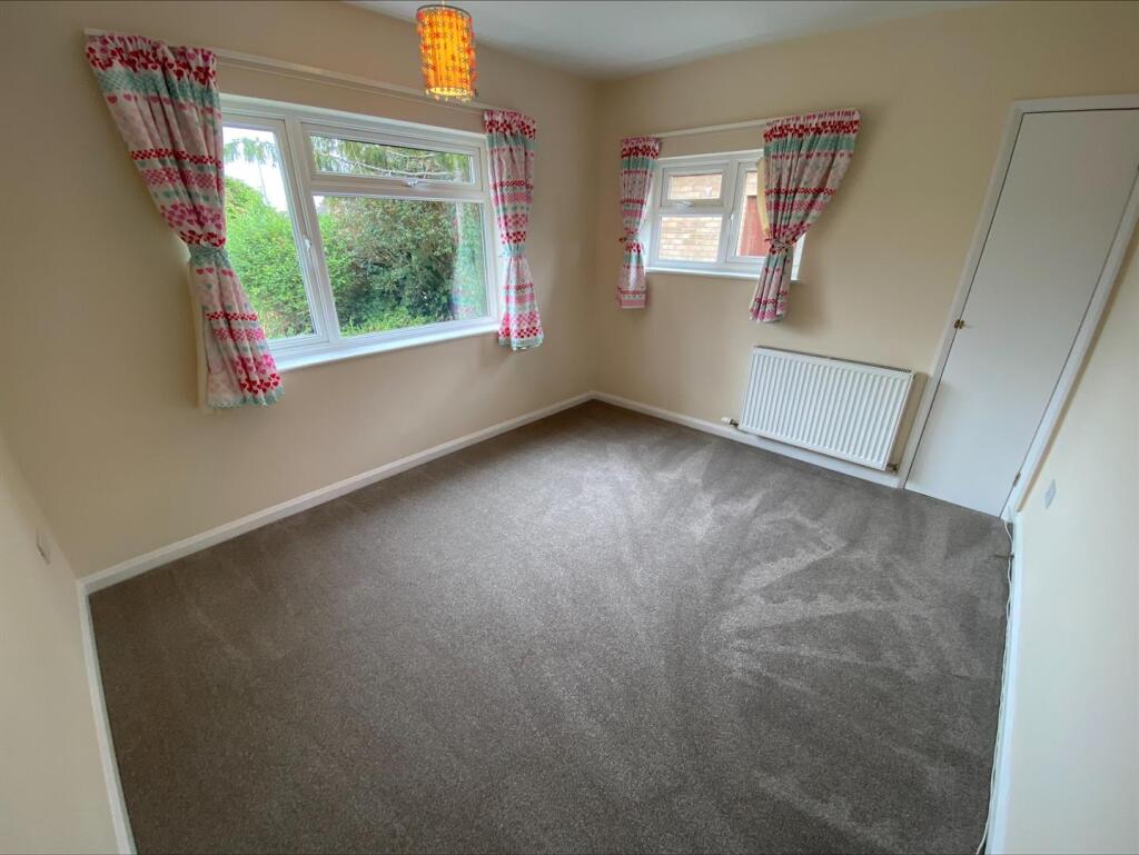 BEDROOM 2