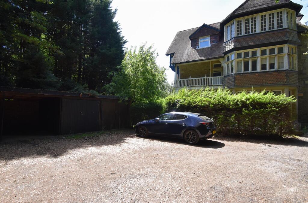 Garage &amp; parking