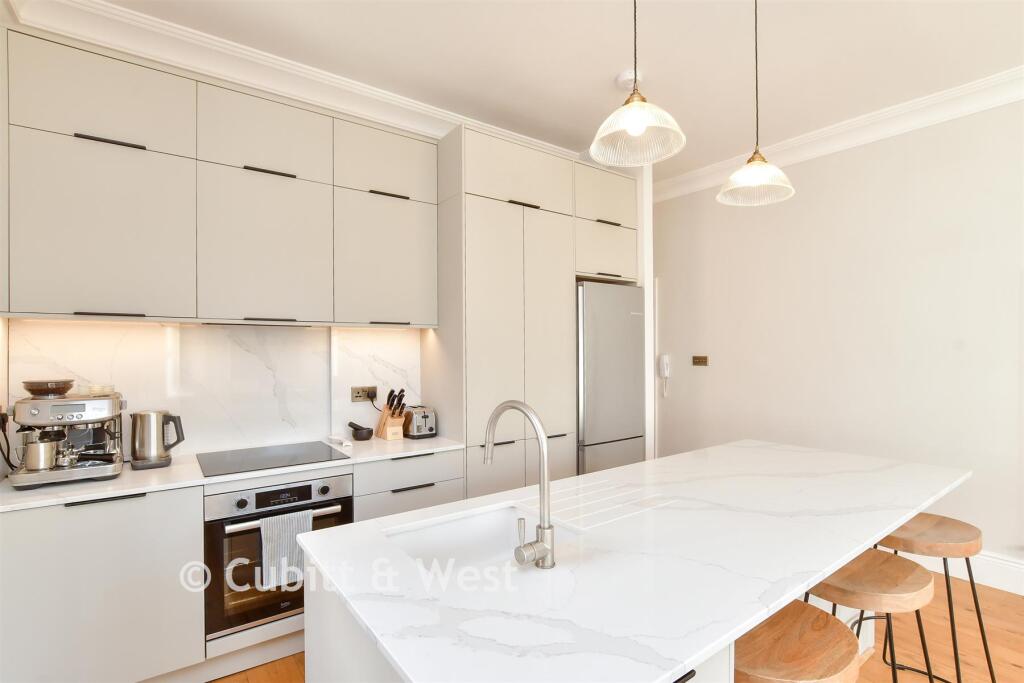 Lounge /Kitchen