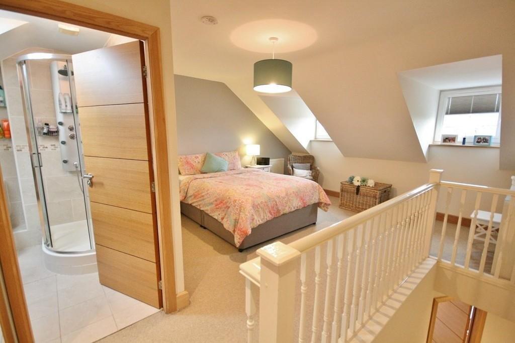 En-Suite/Main Bedroo