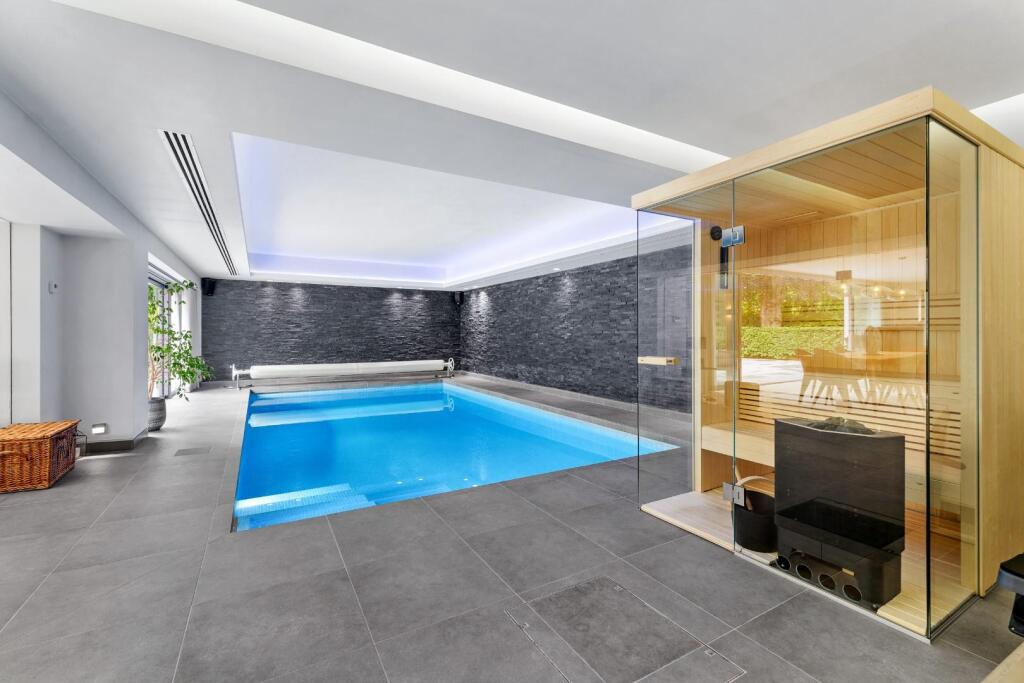 218 WOODFORD ROAD-56.jpg