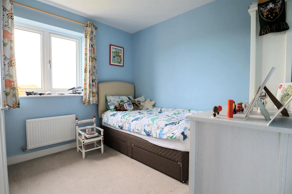 Bedroom 4.jpg