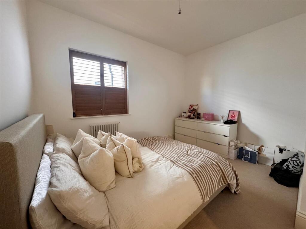 Bedroom1.jpg