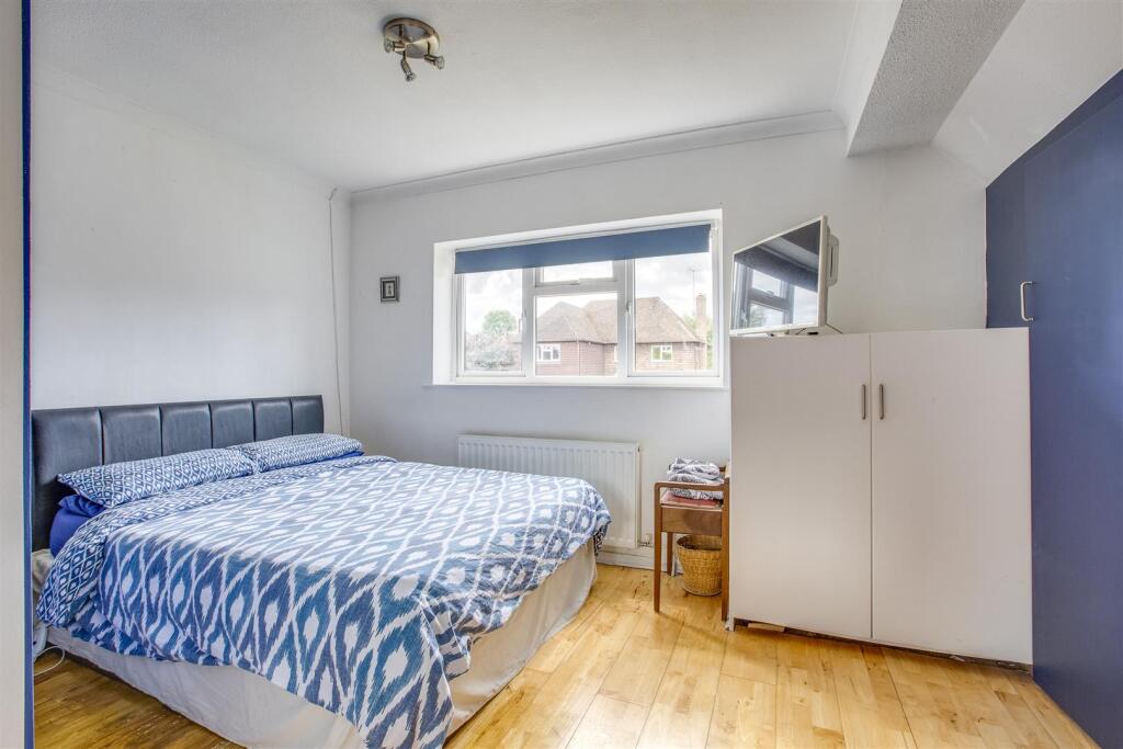 2 Mayflower Close, HP17 8QH-6.jpg