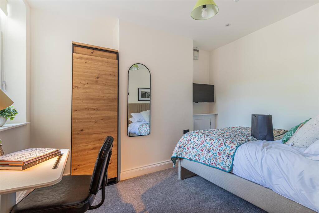 Theodora Street 50-8.jpg