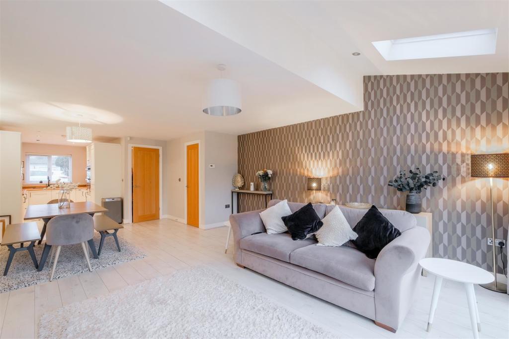 Open Plan Living/Kitchen/Dining