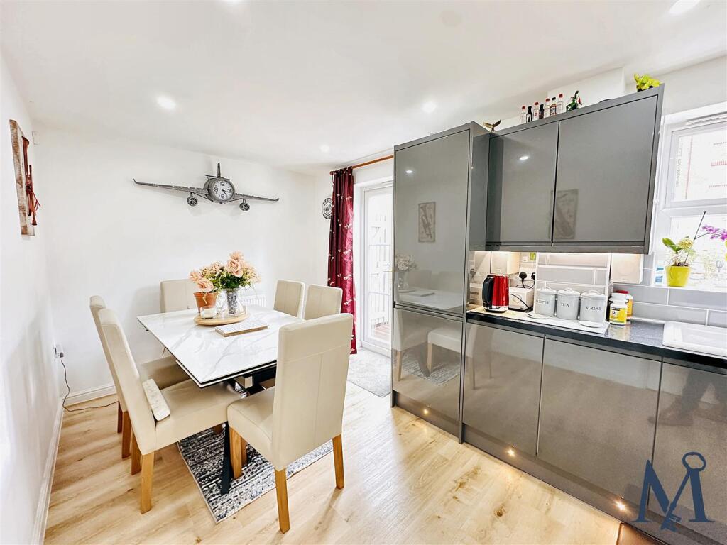 Dining Kitchen