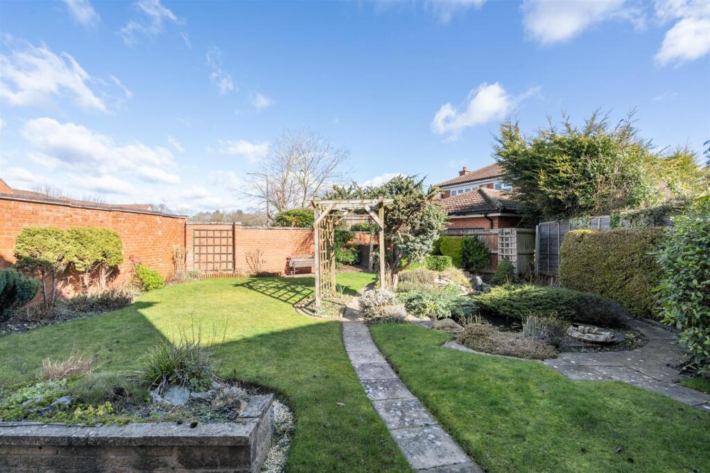 1 Hawbridge Close_17.jpg